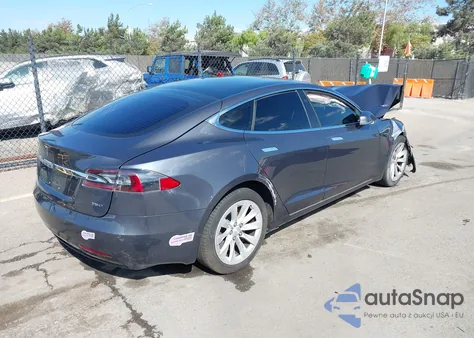 2018 Tesla Model S 100D/75D/P100D z USA, uszkodzony, nr VIN 5YJSA1E25JF294259